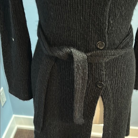 Chic Black Knit Cardigan with Buttons - Picture 4 of 6